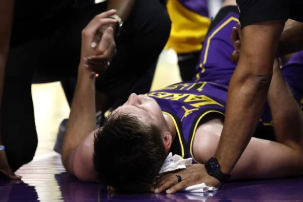 austin reaves injury
