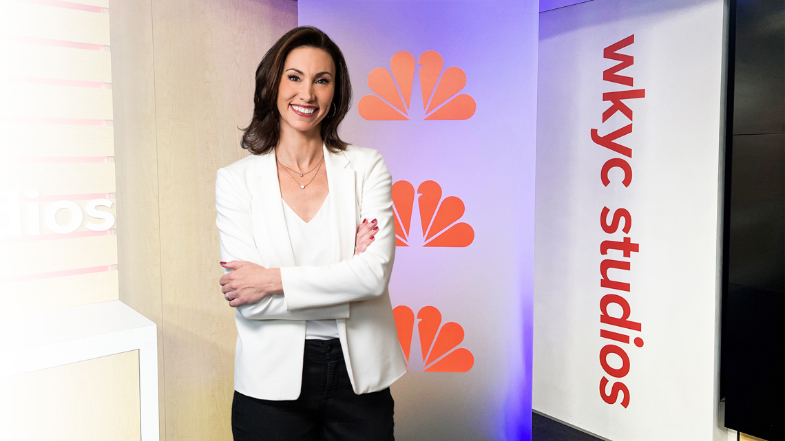 betsy kling salary